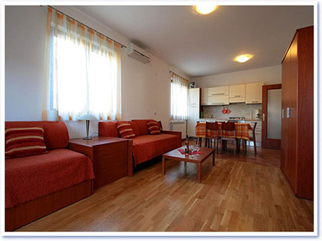 Apartments Maller 로비니 외부 사진